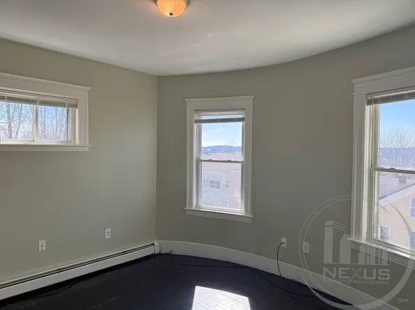 51 Arlington St #3, Worcester, MA 01604