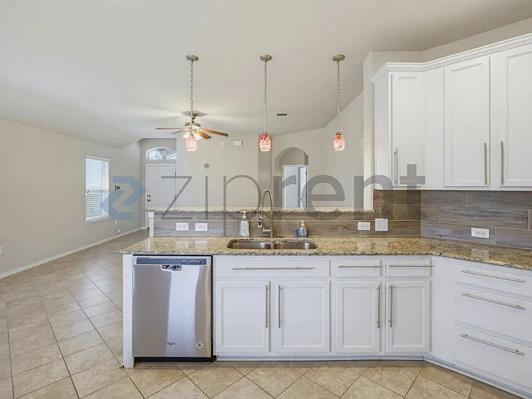 222 Noddy Rd — Photo 12