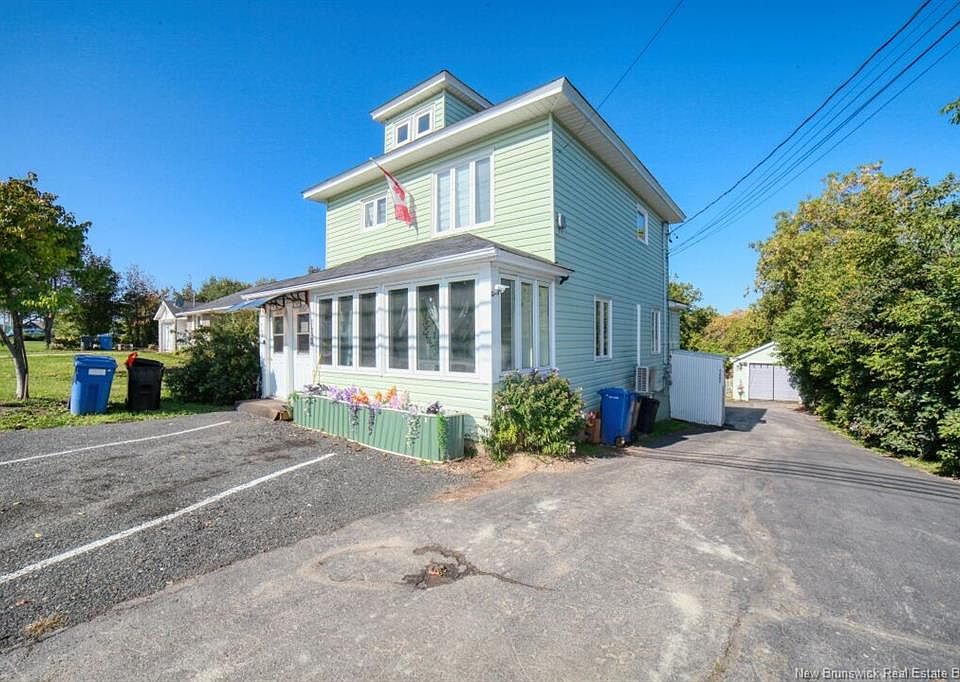 1st image of 745 Bridge St