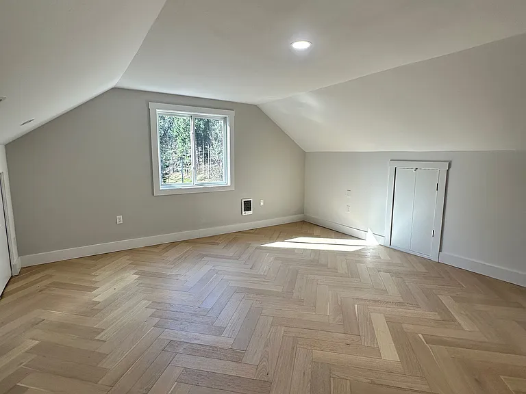 7001 E Loop Rd — Photo 18
