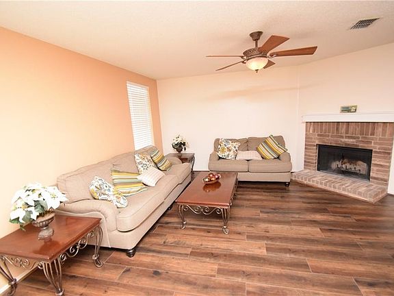 5th image of 1108 Chilton Dr