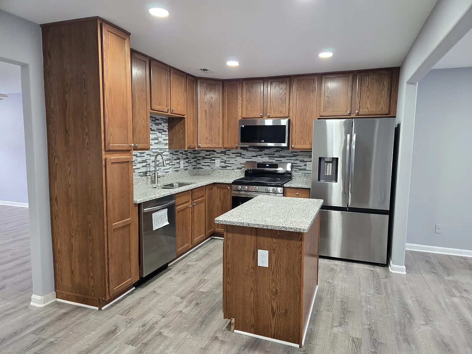 23055 Sir Barton Ct — Photo 2