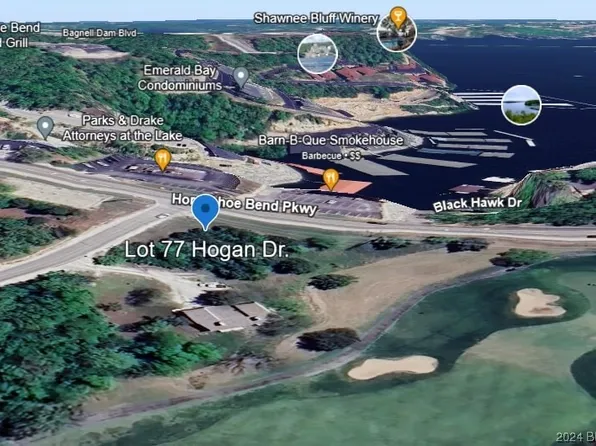 77 Hogan Dr, Lake Ozark, MO 65049