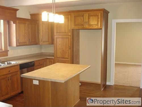 3rd image of 14536 Hand Rd