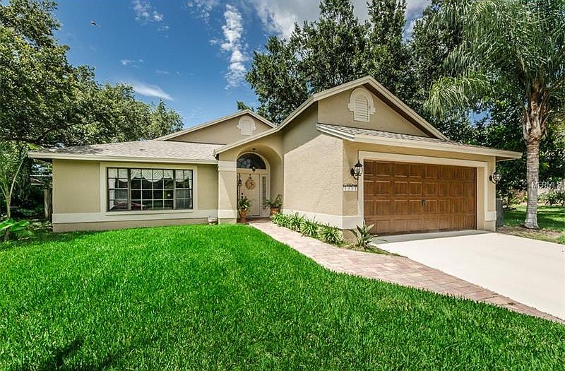 1st image of 1221 Willowick Cir