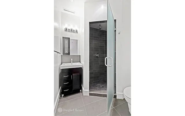 Rented by Douglas Elliman | media 14