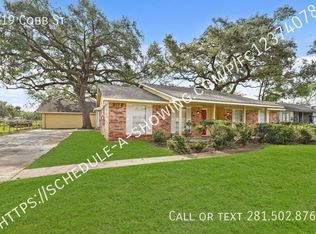 519 Cobb St, Clute, TX 77531