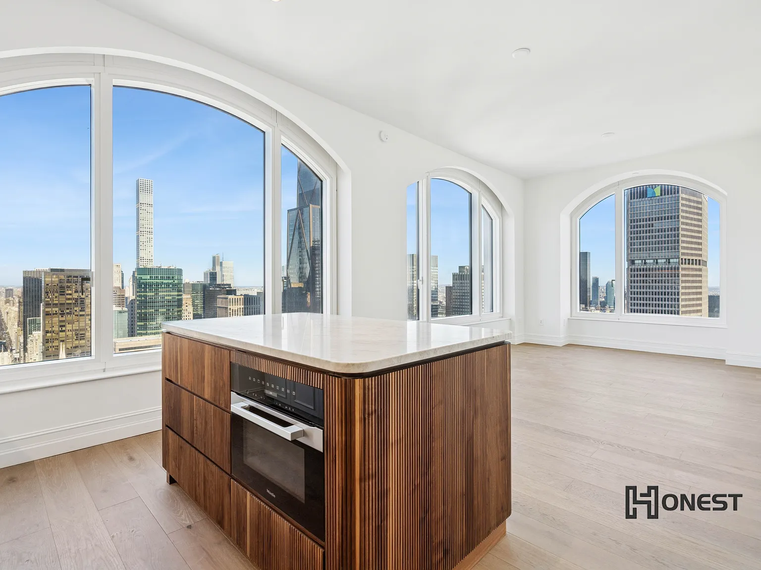 520 Fifth Avenue — Photo 1