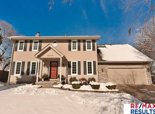 16770 Rolling Ridge Rd, Omaha, NE 68135