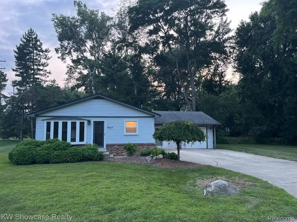 4664 Welland Dr, West Bloomfield, MI 48323