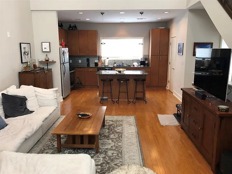 1702 S Lamar Blvd #23 — Photo 3