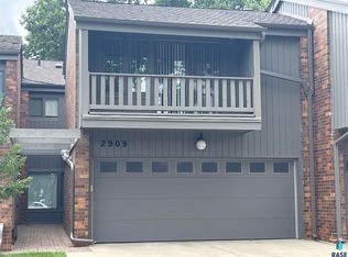 2909 S Ridgeview Way, Sioux Falls, SD 57105