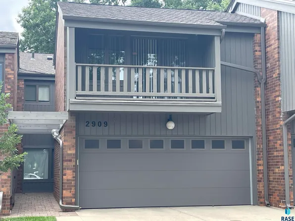 2909 S Ridgeview Way, Sioux Falls, SD 57105