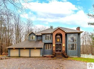 1 Whisper Ln, Jamestown, NY 14701