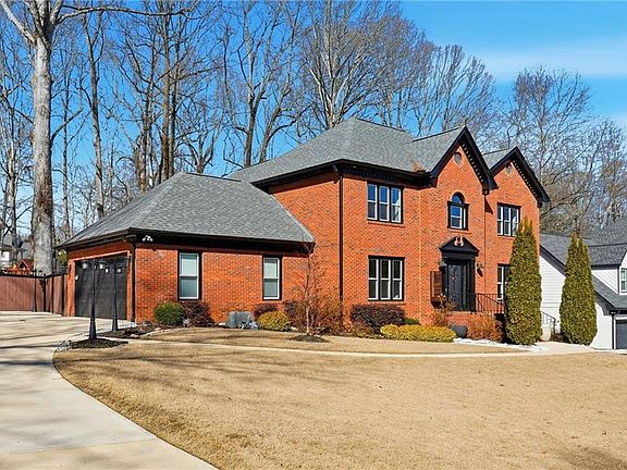 4th image of 2120 Lebanon Rd