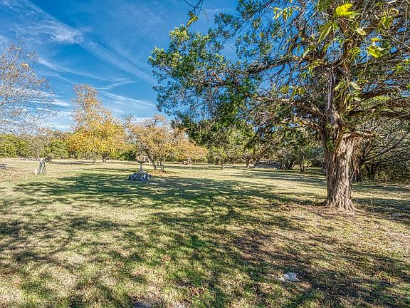 3rd image of 602 Stanberry Ln