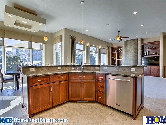 4th image of 5630 S 88th St