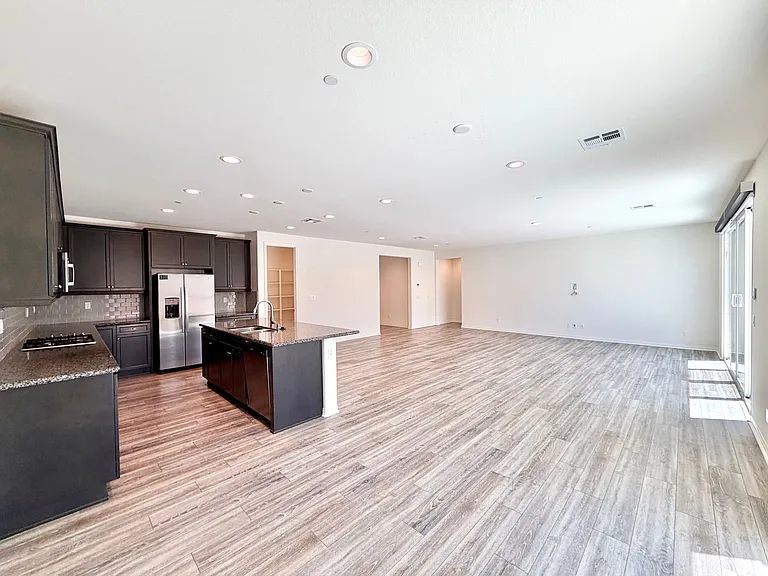 32463 McKiernan Ln — Photo 23