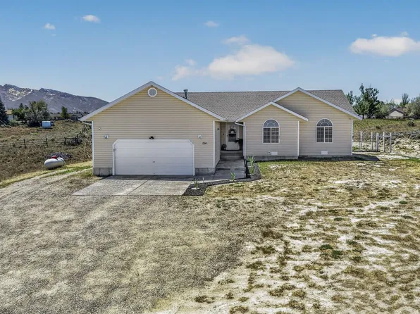 154 Country Club Pkwy, Spring Creek, NV 89815
