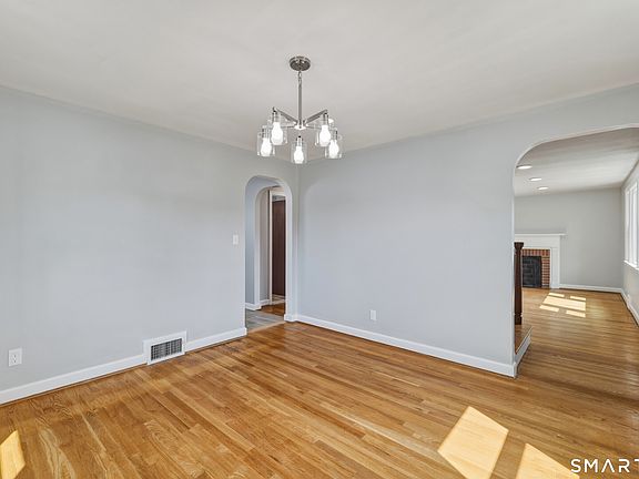 5th image of 98 Mountain Street