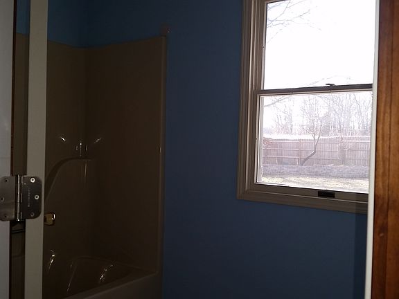 3rd image of 5015 Westport Dr