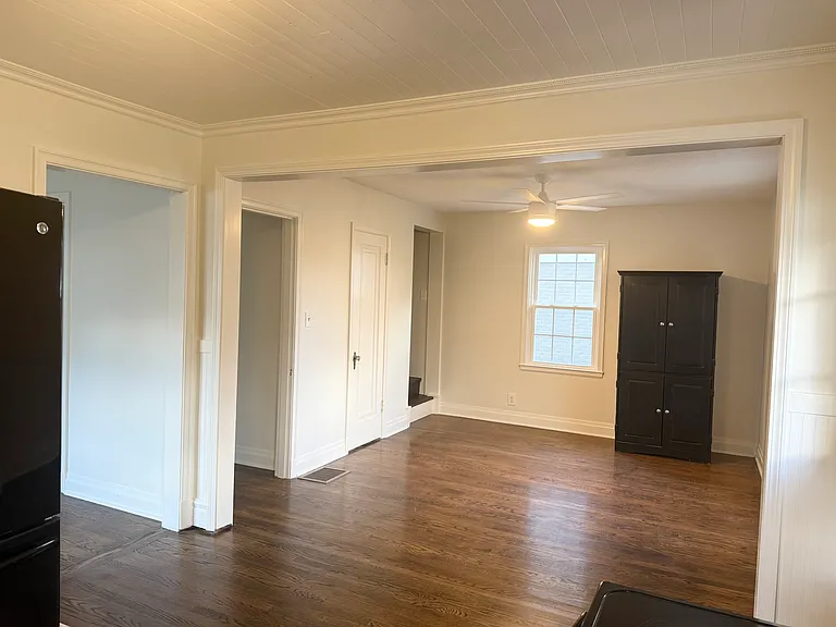 421 McCready Ave — Photo 8