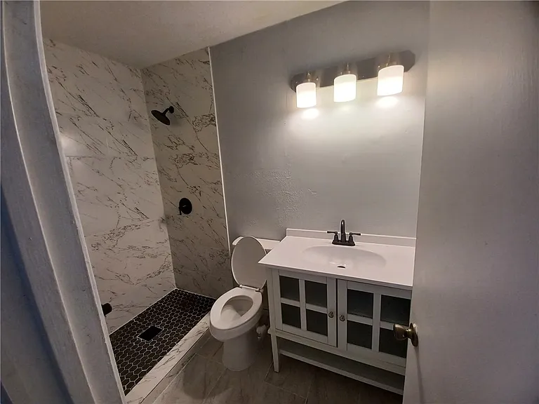 3010 Normand Dr — Photo 15