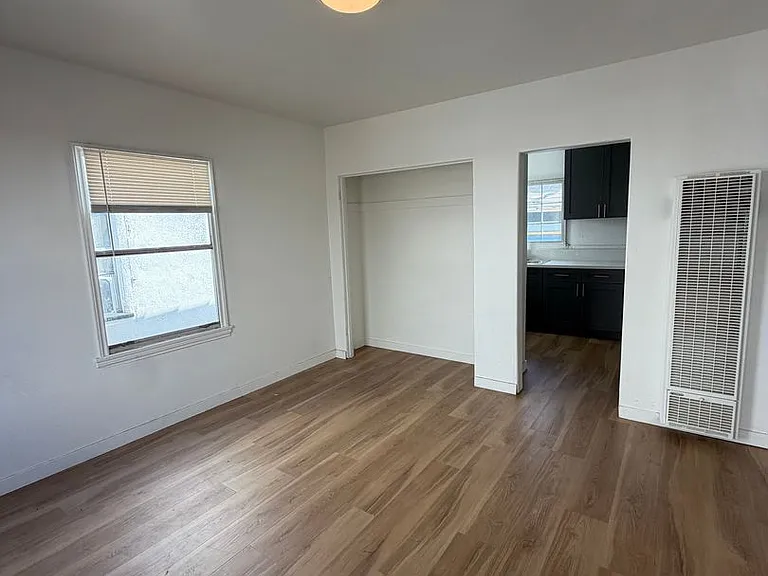 2651 S Cloverdale Ave — Photo 17