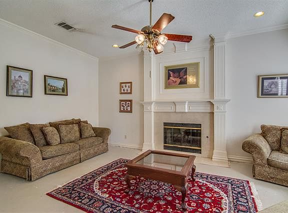 3rd image of 4709 Melrose Park Dr