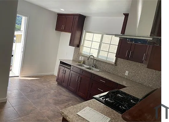 10057 Tujunga Canyon Blvd — Photo 2