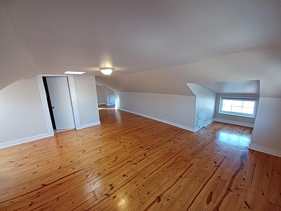 2nd image of 124 W Mistletoe Ave APT 4