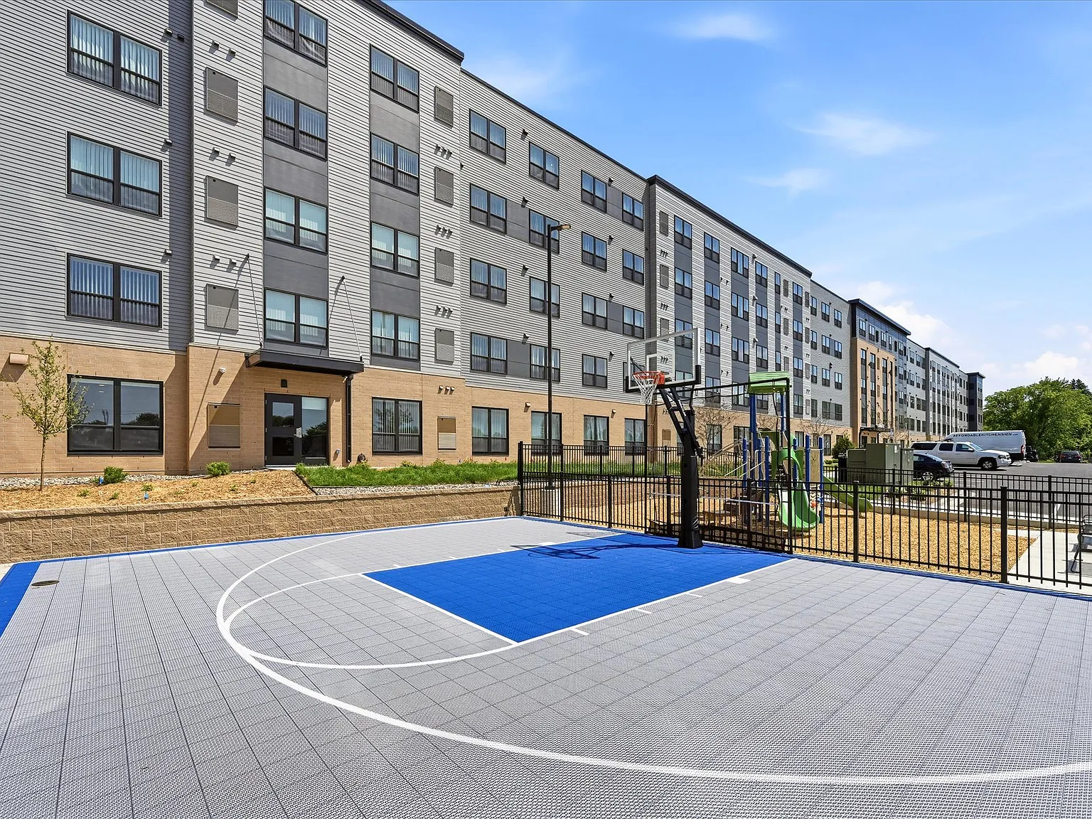 Ride Apartments — Photo 2