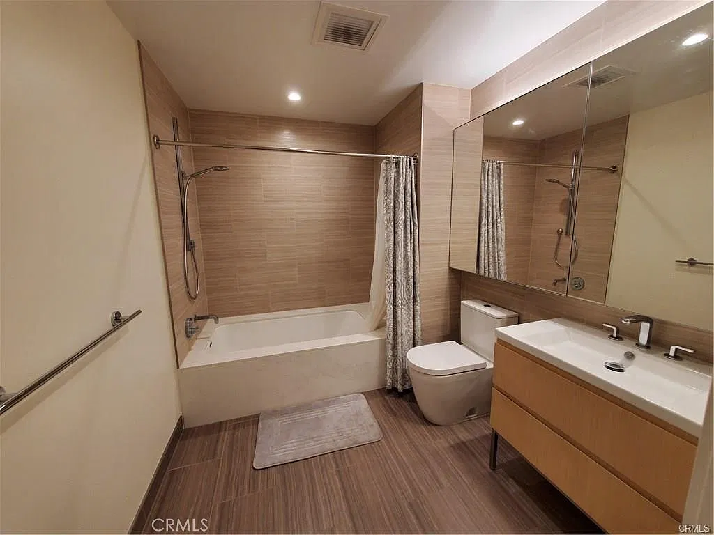 1 bed, 748 sqft, $2,500 — Photo 3