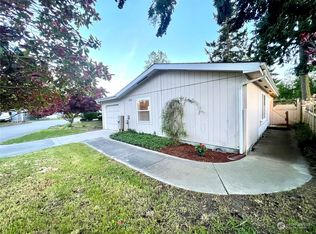 2061 Victoria Ave, Port Townsend, WA 98368