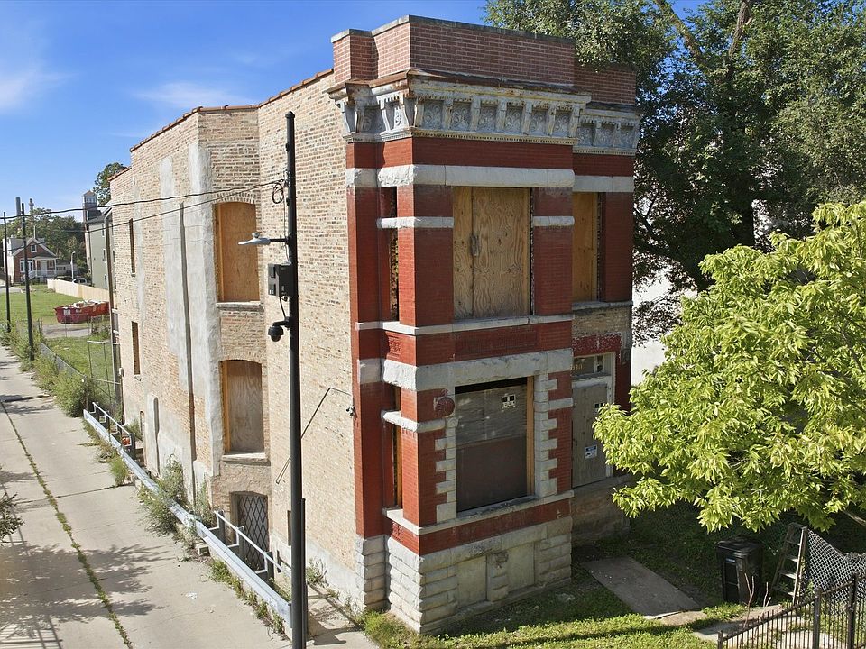 1st image of 3311 W Monroe St