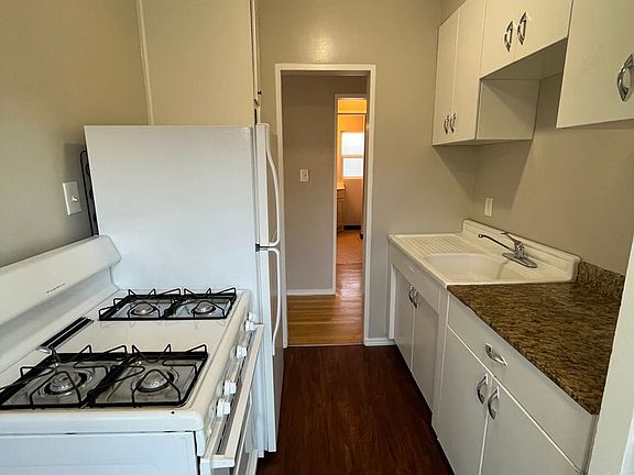 5th image of 700 Forest St #734A