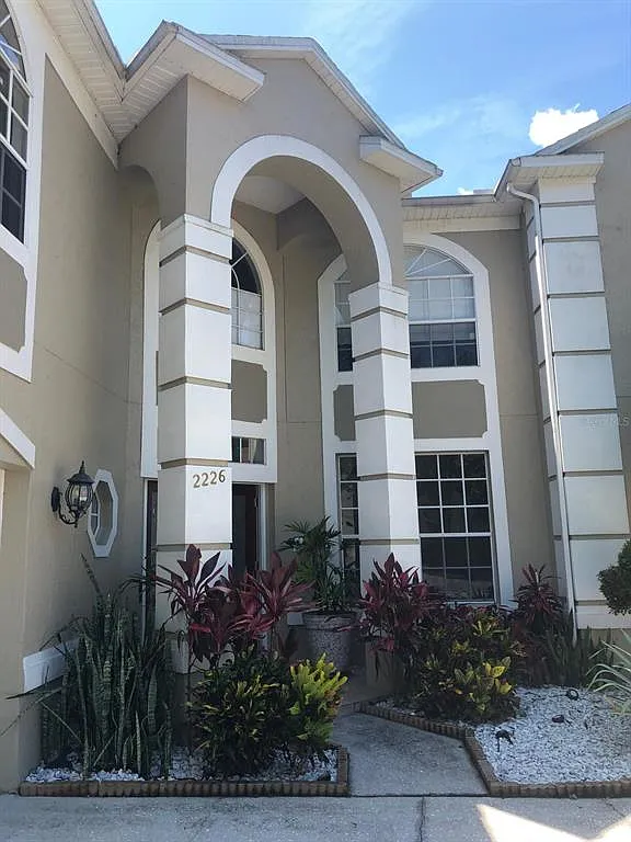 5 bed, 3.0 bath, 3883 sqft, $4,900 — Photo 3