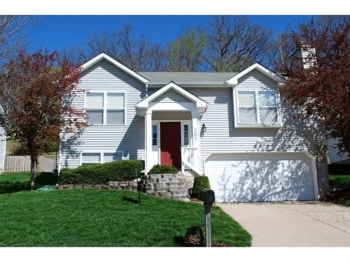 207 Wynstay Ave photo 1