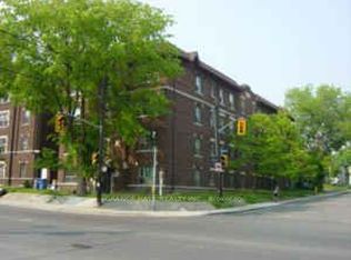 229 Vaughan Rd #22, Toronto, ON M6C 2M8