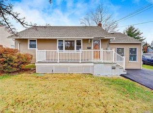 123 Nevada St, Hicksville, NY 11801