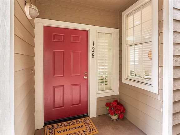 3rd image of 250 Santa Fe Ter APT 128
