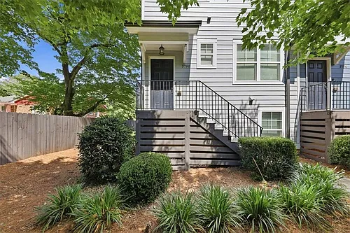 3796 Oxford Cir Photo 1