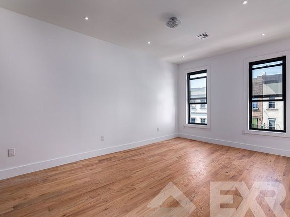 5th image of 218 Stockholm St #3RF