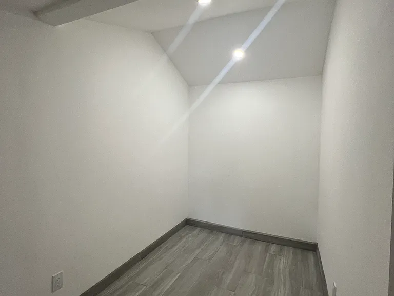 379 Hamilton St #B — Photo 11