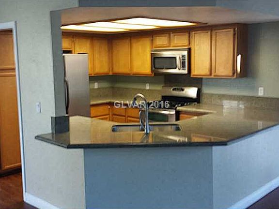 4th image of 359 Orchard Ct #0