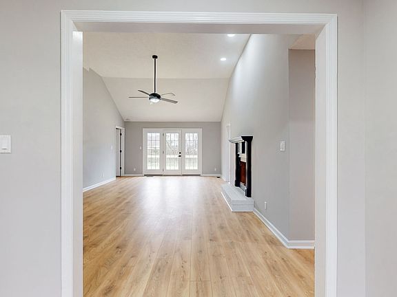 5th image of 3431 E Henderson Way