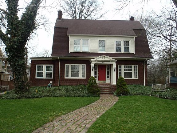 2nd image of 3261 Fairmount Blvd