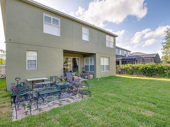 4th image of 926 Lost Grove Cir
