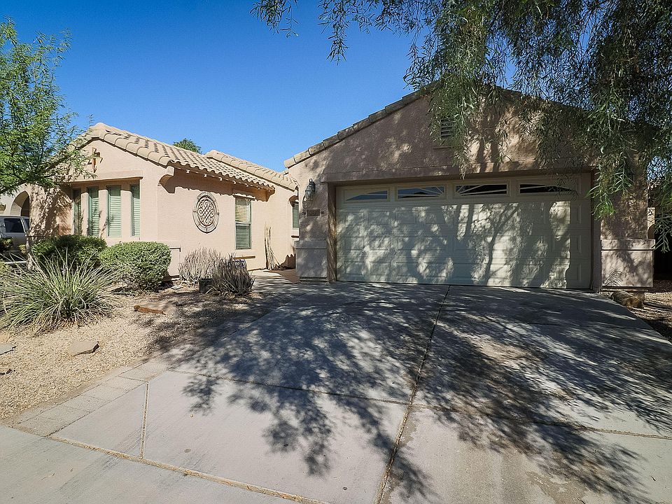 1st image of 10420 W Albeniz Pl