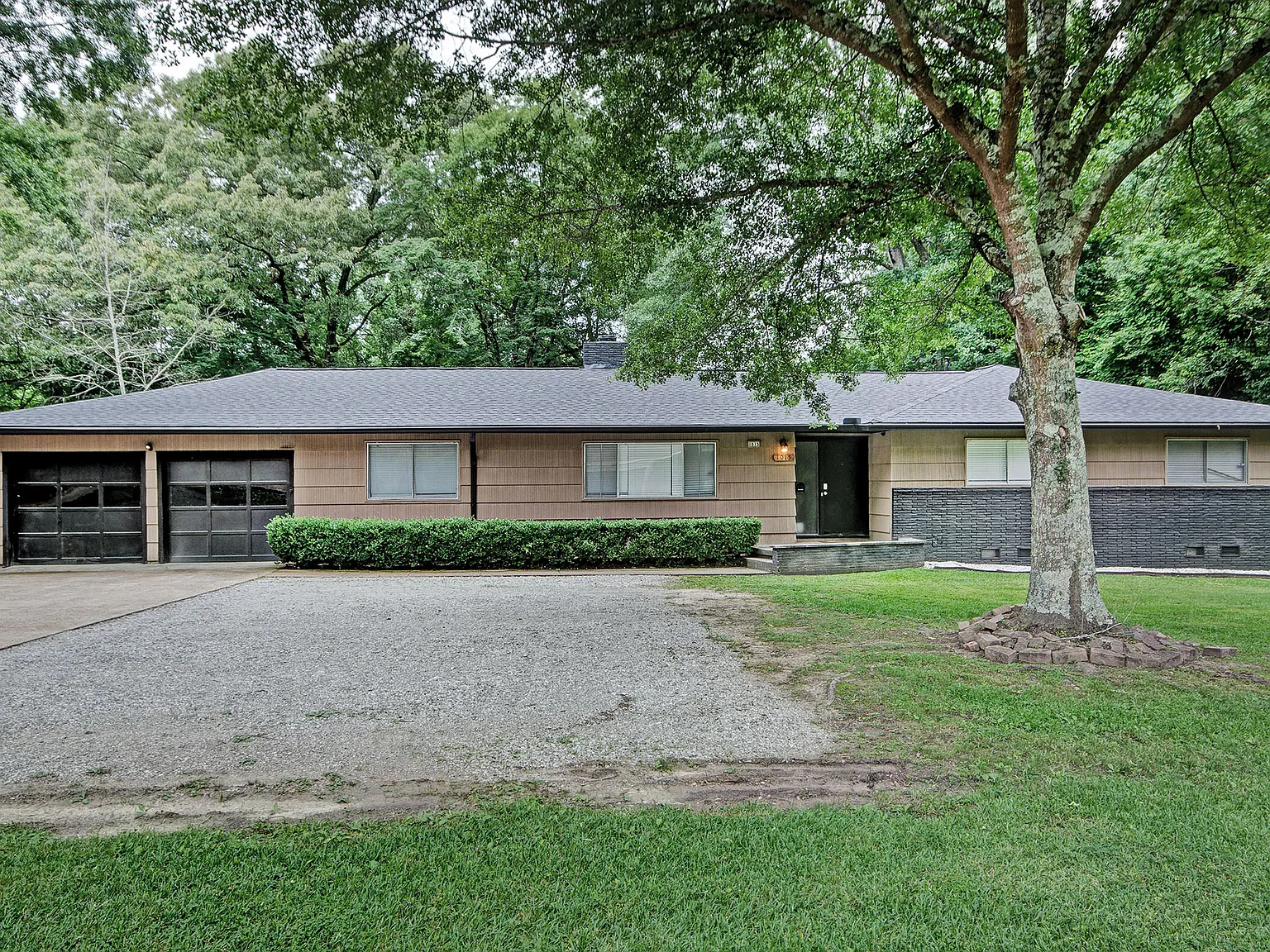 7 bed, 2600 sqft, $7,500 — Photo 3